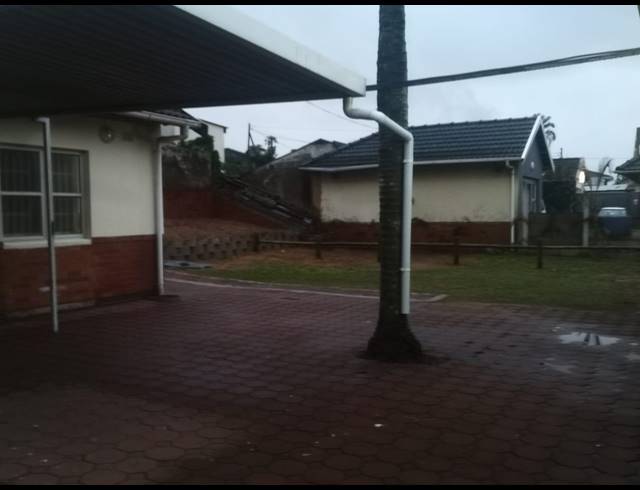 225M² BUSINESS FOR SALE IN BLUFF